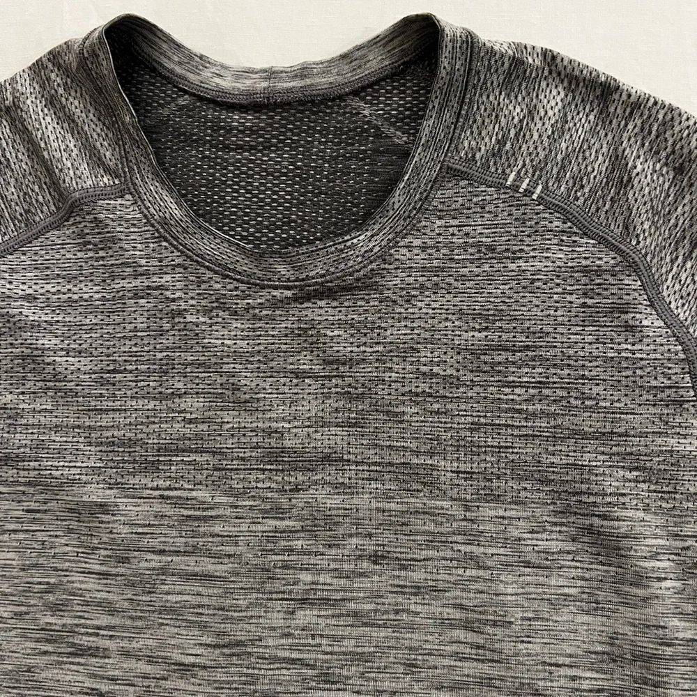 lululemon Metal Vent Tech Short Sleeve Shirt - Picture 5 of 5